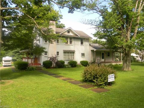 5087 Glenoak Dr NE