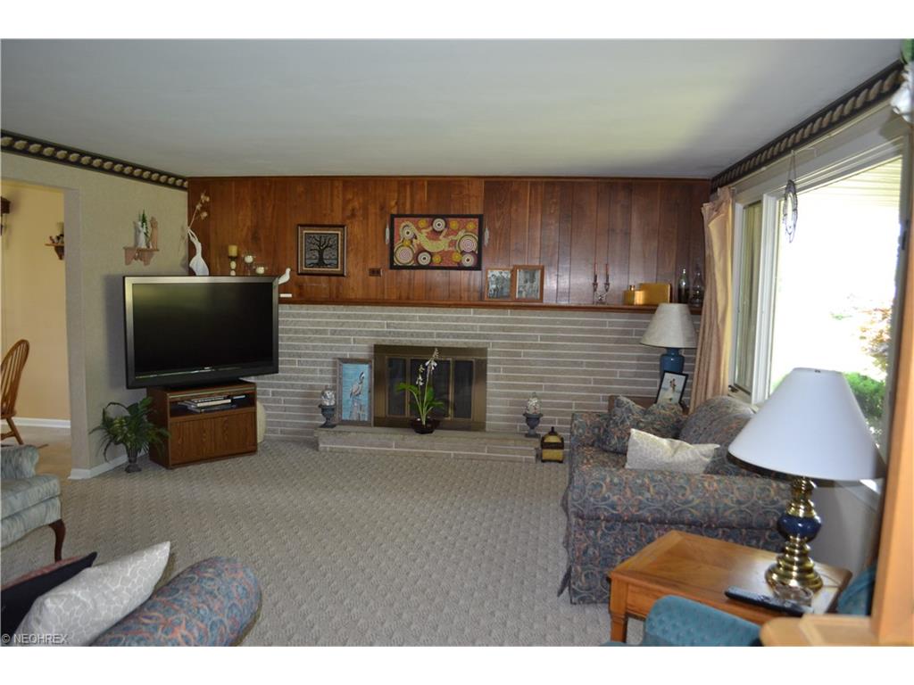 For Sale: 1731 S Chapel St Louisville, OH 44641