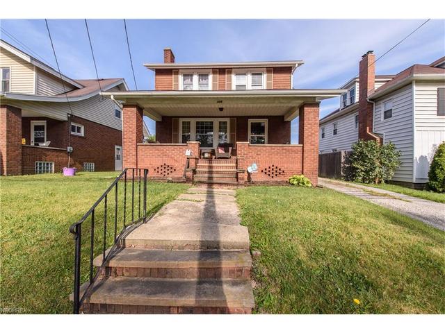 147 Lake Ave NE