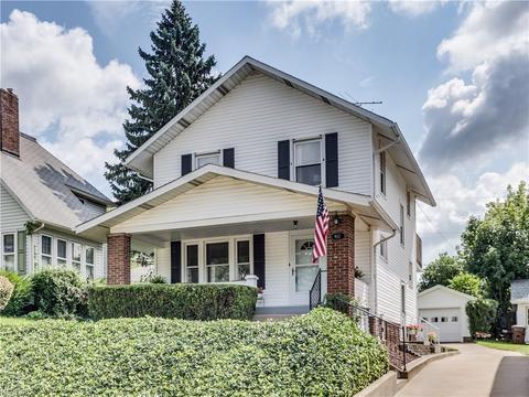 147 Lake Ave NE