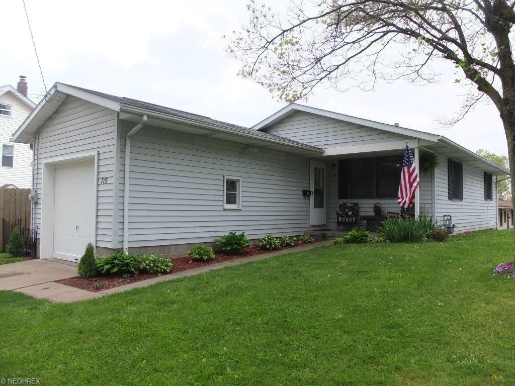 For Sale: 719 4th St NE Massillon, OH 44646