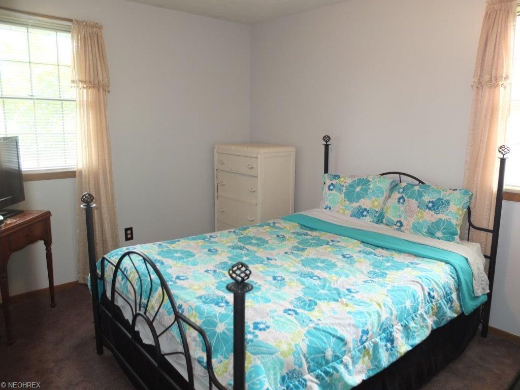 For Sale: 719 4th St NE Massillon, OH 44646