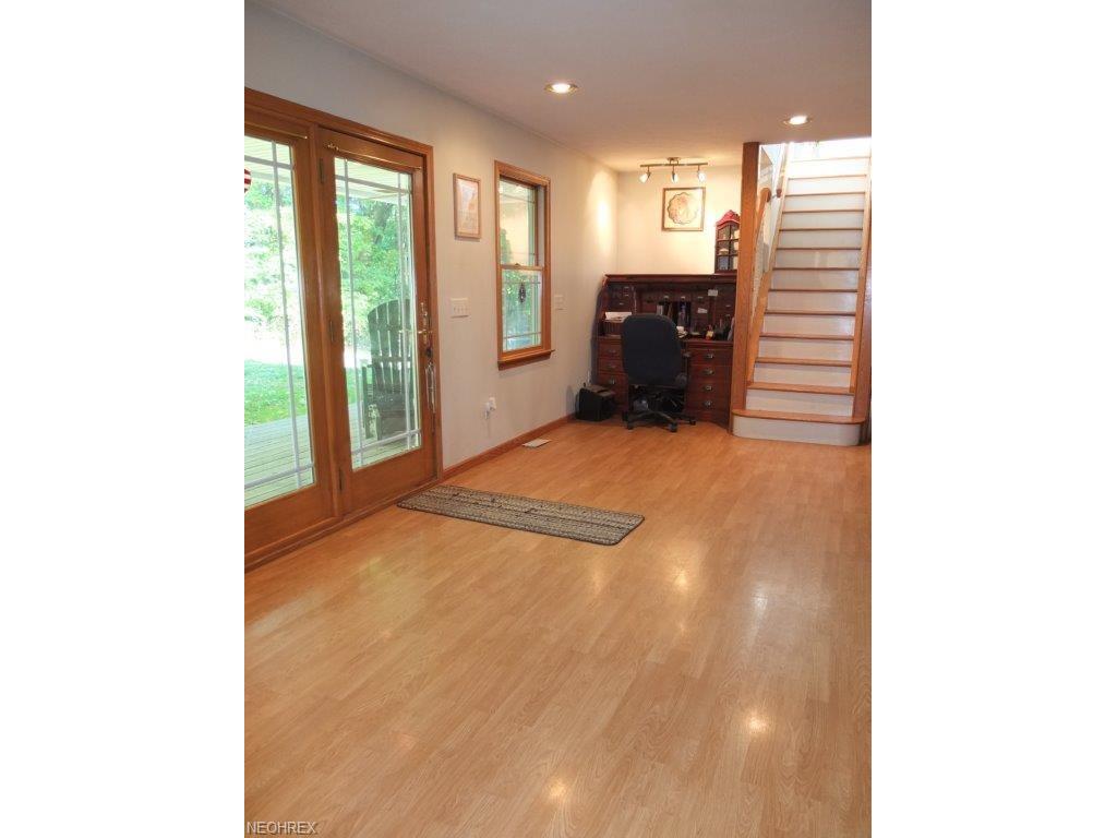 4978 State Route 212 NE