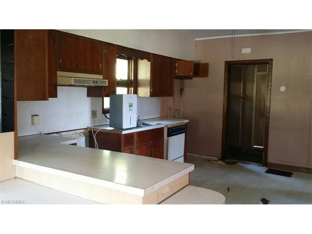 For Sale: 3004 Rexdale St SW Canton, OH 44706