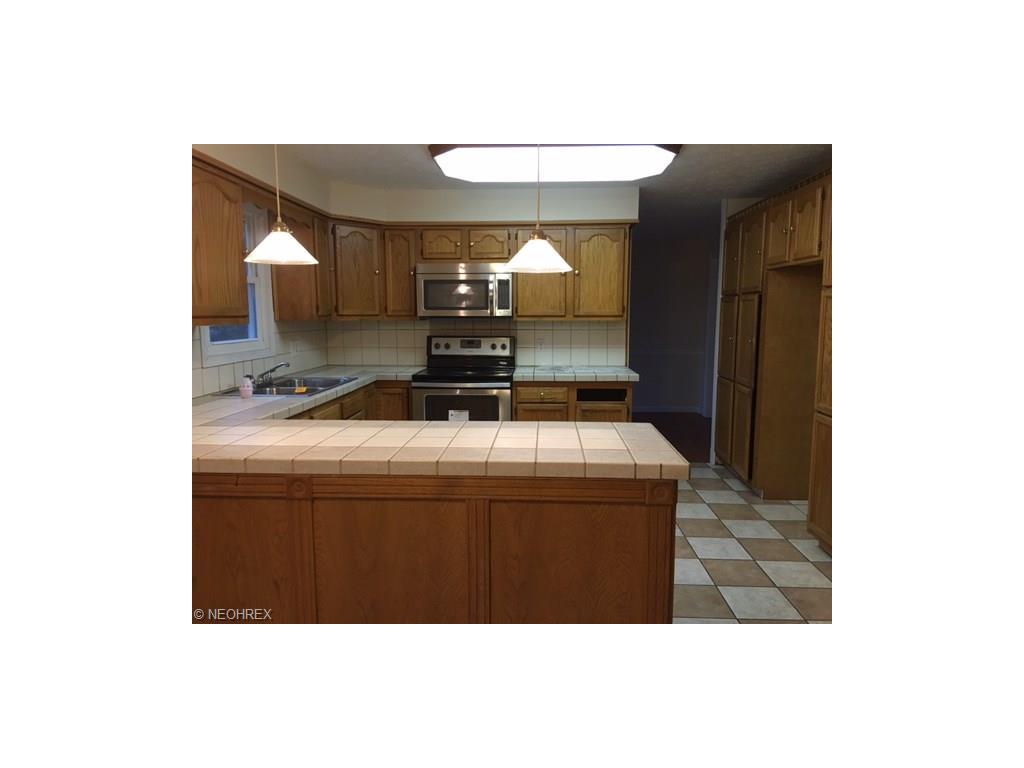 3363 Shellburne Ave NW, Canton OH 44708
