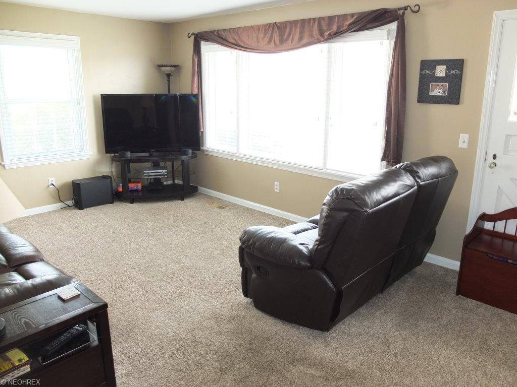 For Sale: 4220 3rd St NW Canton, OH 44708