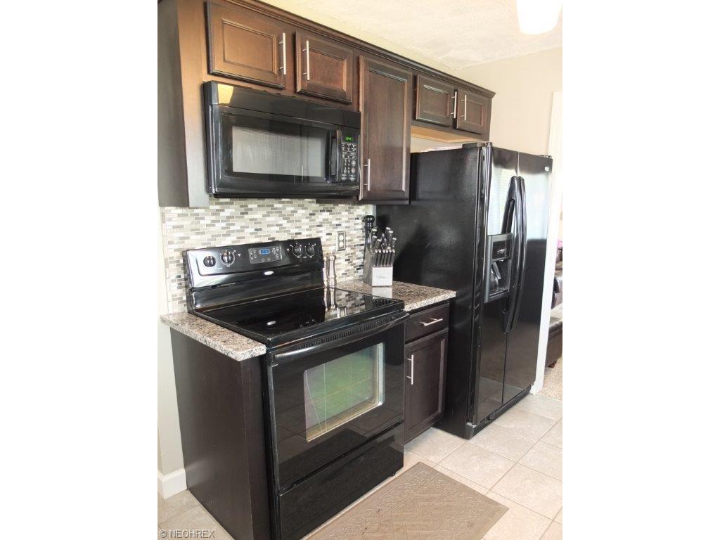 For Sale: 4220 3rd St NW Canton, OH 44708