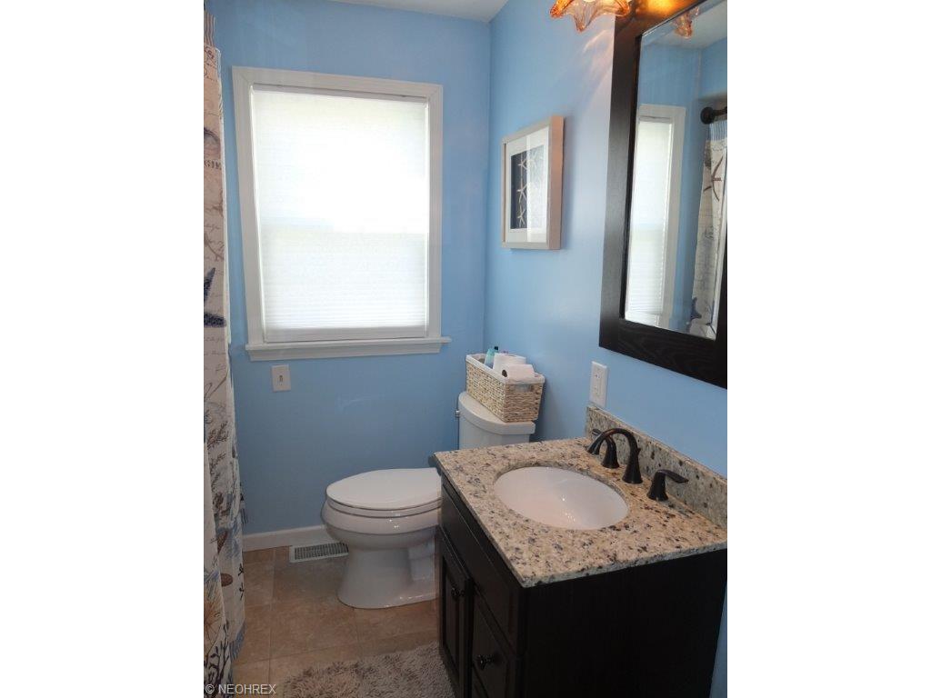 For Sale: 4220 3rd St NW Canton, OH 44708