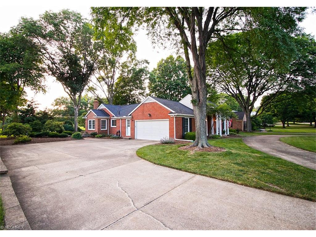 For Sale: 2949 Dunbarton Ave NW Canton, OH 44708