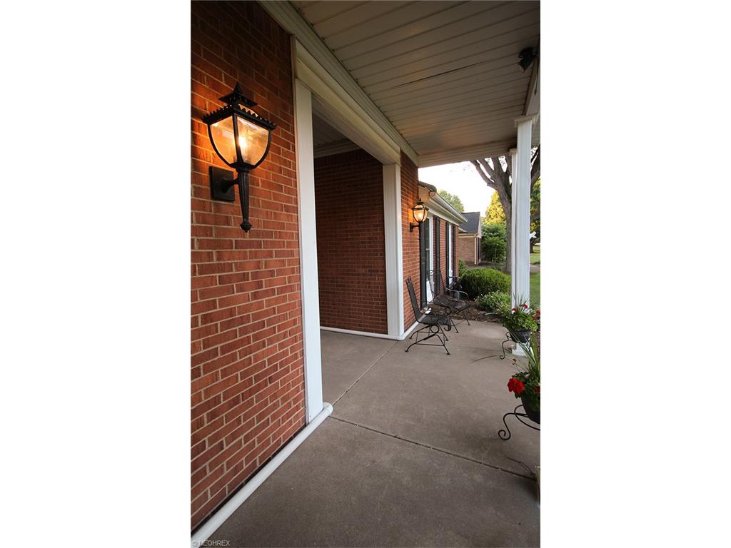 For Sale: 2949 Dunbarton Ave NW Canton, OH 44708