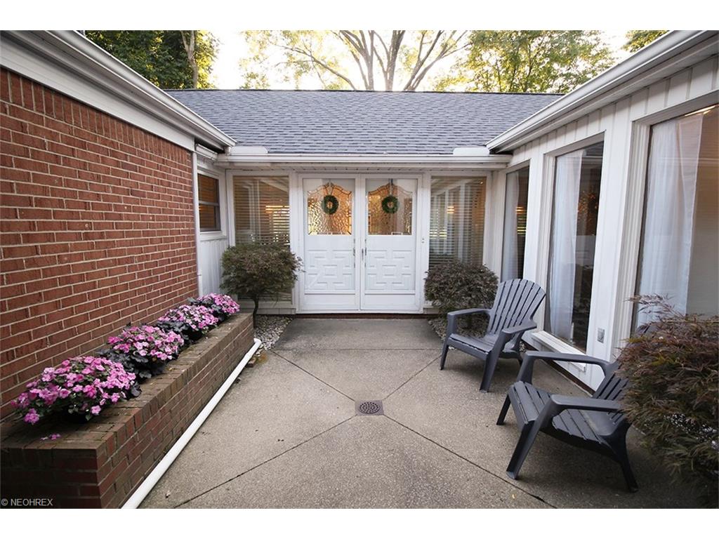 For Sale: 2949 Dunbarton Ave NW Canton, OH 44708