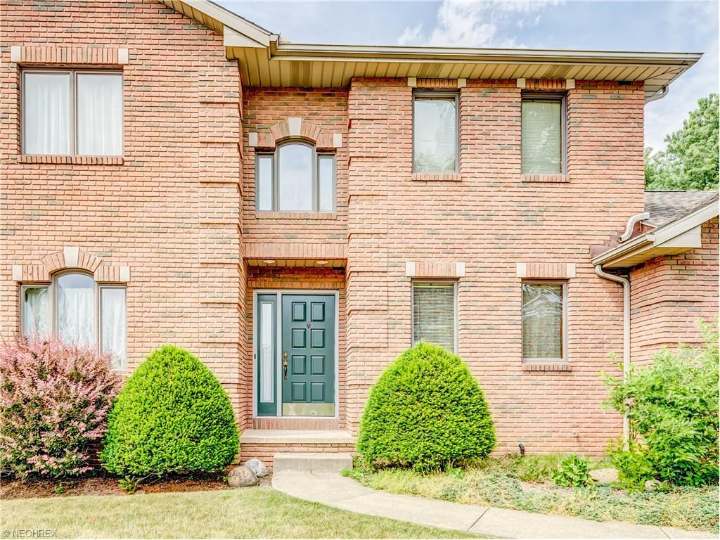For Sale: 3388 Stratham Cir NW Canton, OH 44708