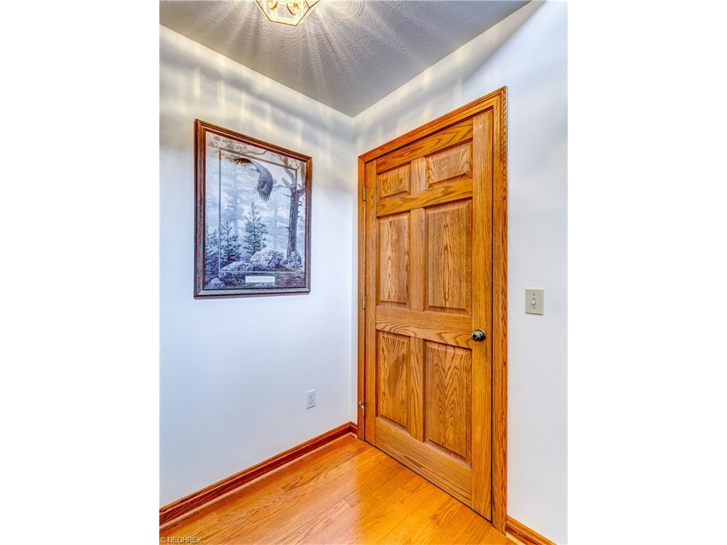 For Sale: 3388 Stratham Cir NW Canton, OH 44708