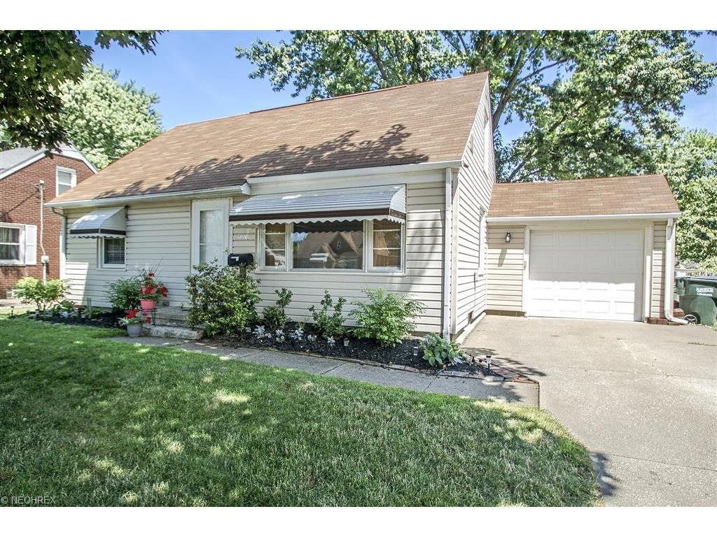 For Sale: 3037 Helen Pl NW Canton, OH 44708
