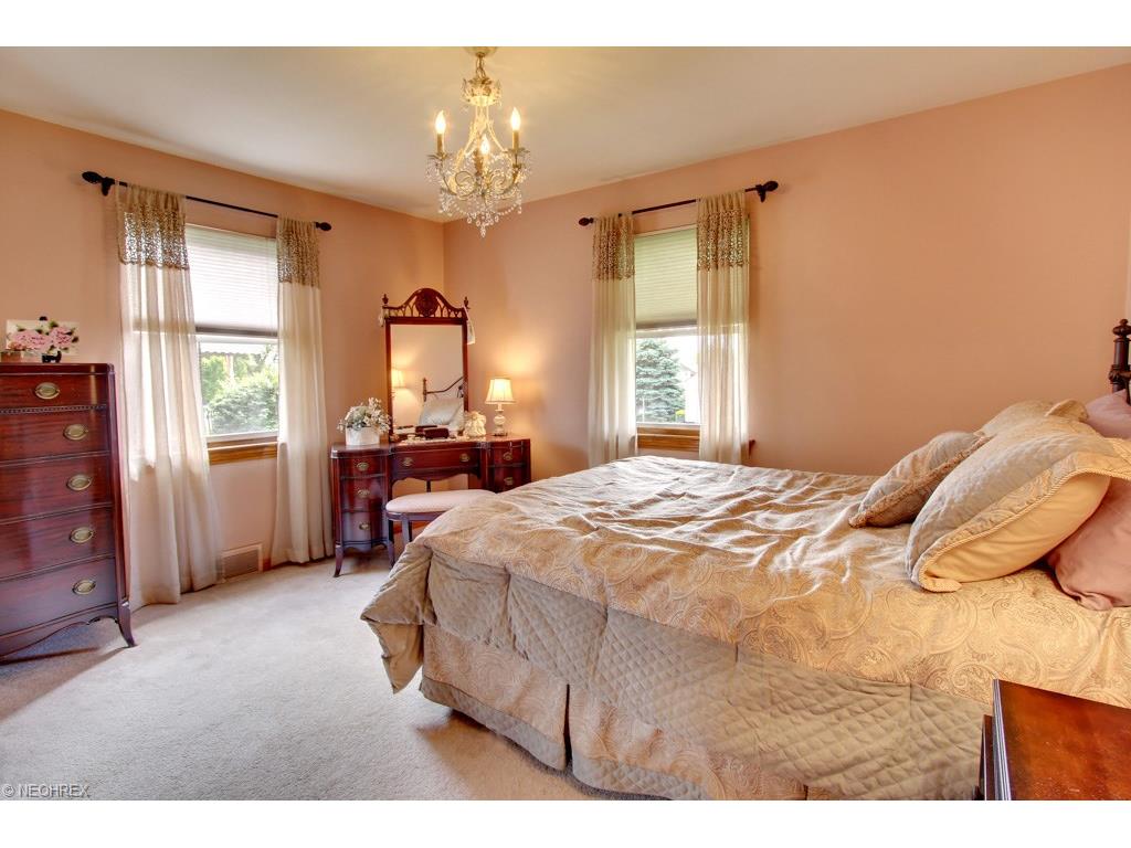For Sale: 1100 Milford St NE Canton, OH 44714