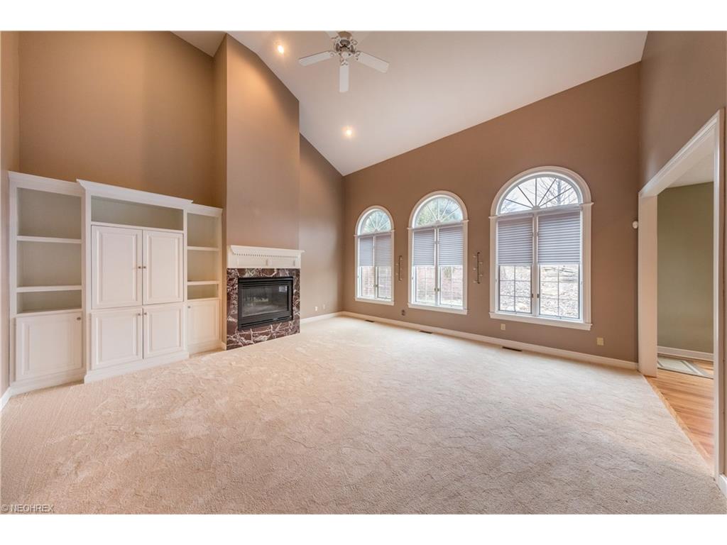 3904 Telford Dr NW, Canton OH 44718