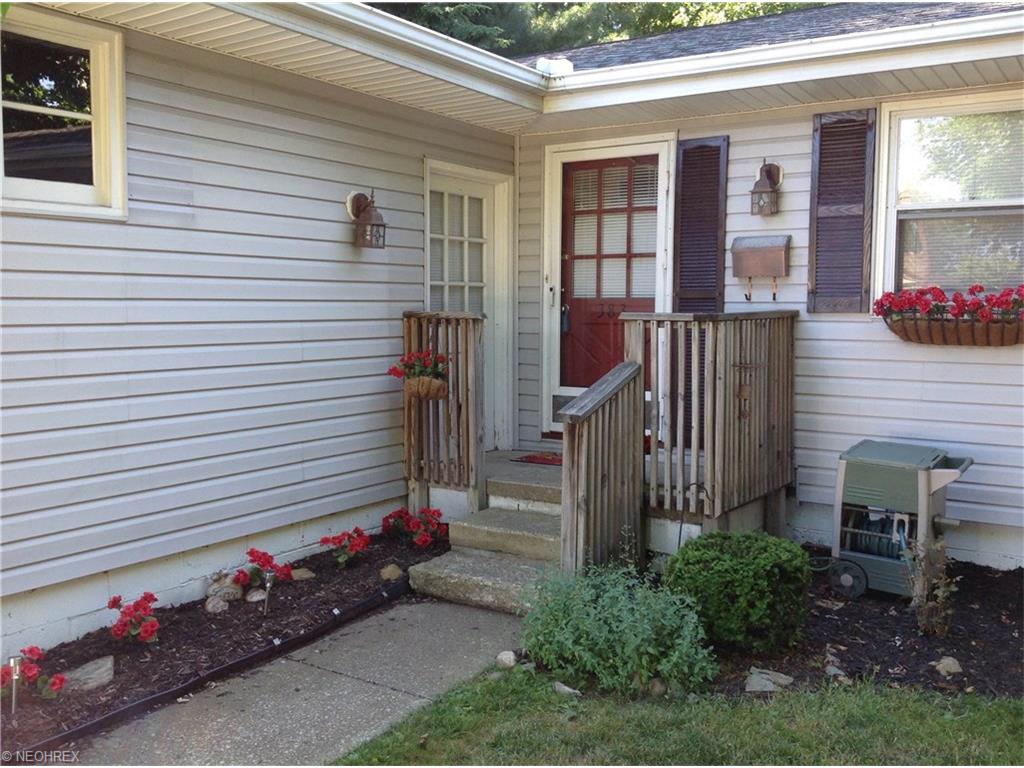 For Sale: 383 Reed Ave NW North Canton, OH 44720