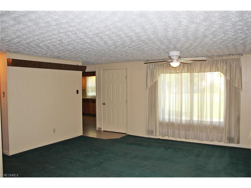 6015 Beatty Ln