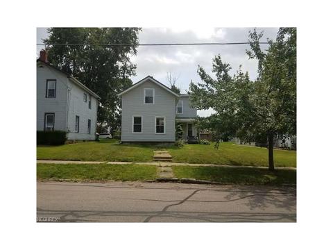27 S Maple St
