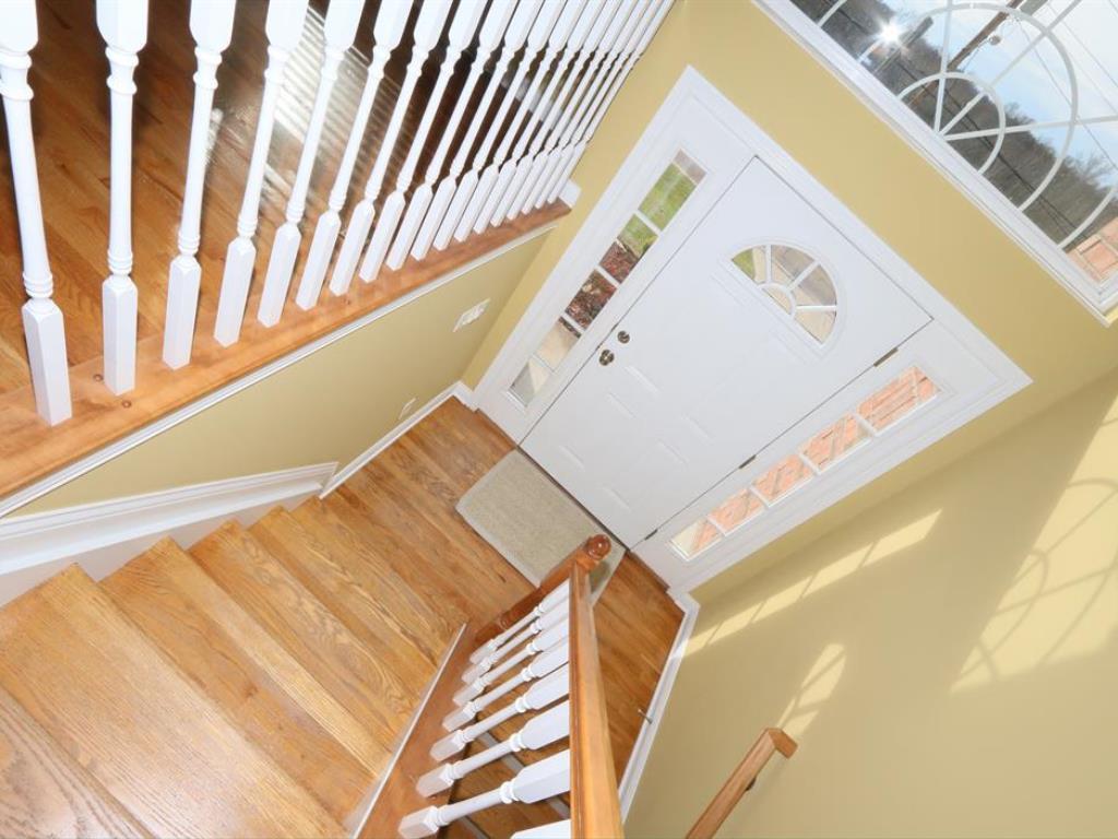 82 E Main St