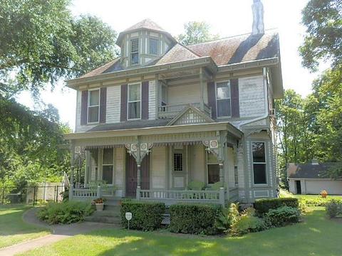 281 Hemlock St