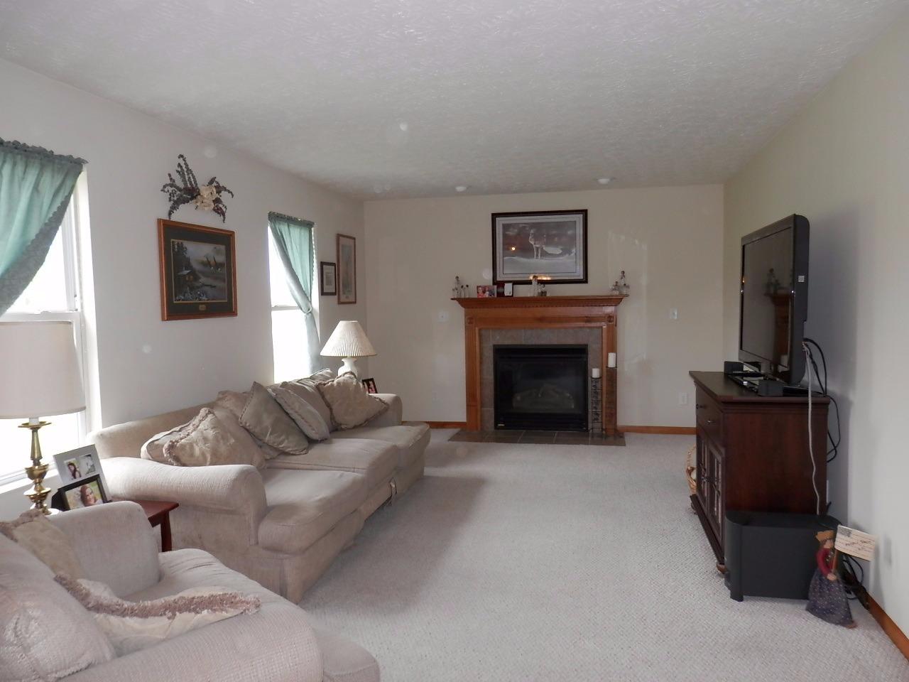 For Sale: 3544 Winter Hill Dr Hamilton, OH 45011