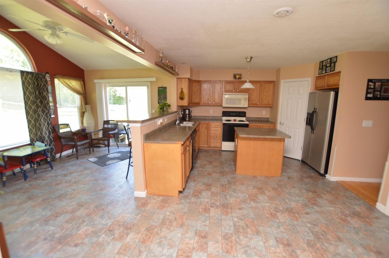For Sale: 7649 Mourning Dove Ln Hamilton, OH 45011