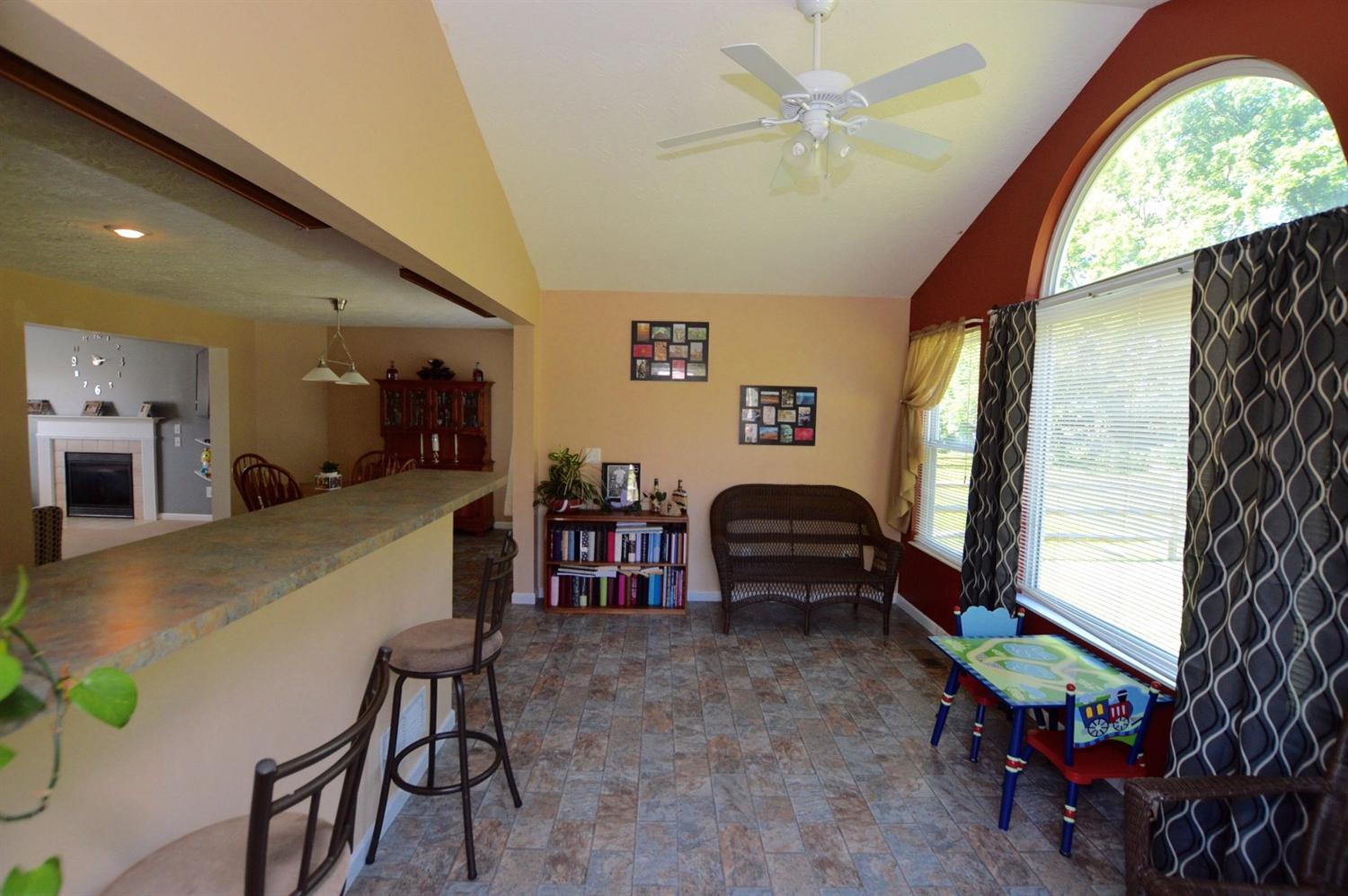 For Sale: 7649 Mourning Dove Ln Hamilton, OH 45011