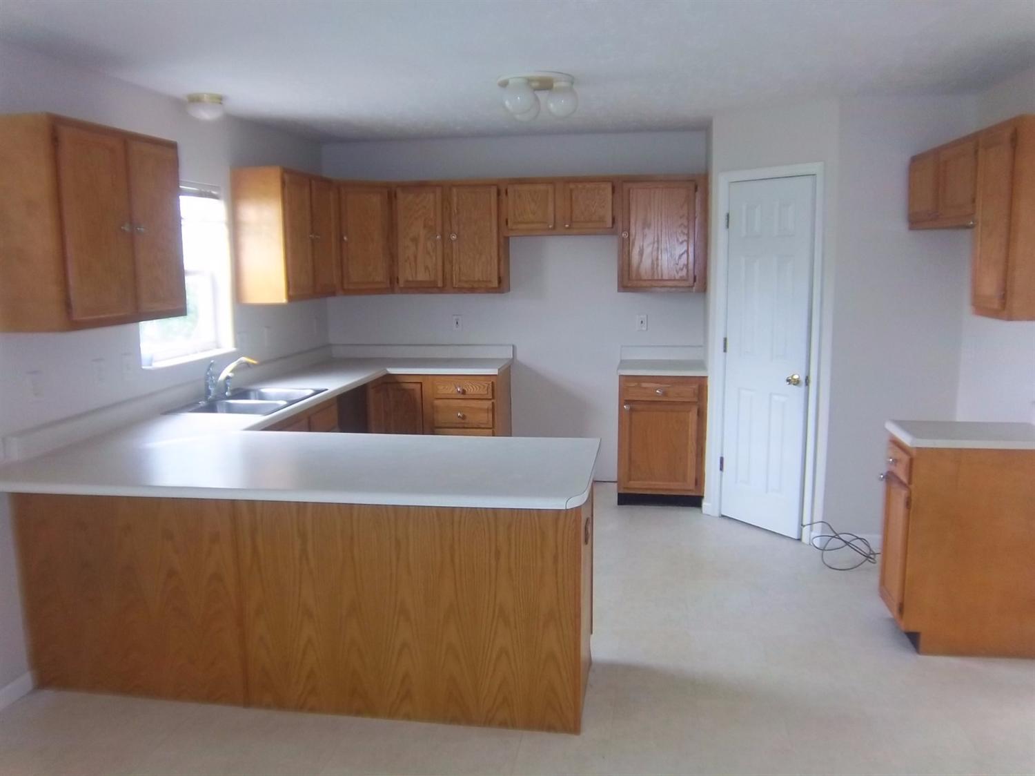 For Sale: 5710 Sebastian Ln Hamilton, OH 45011