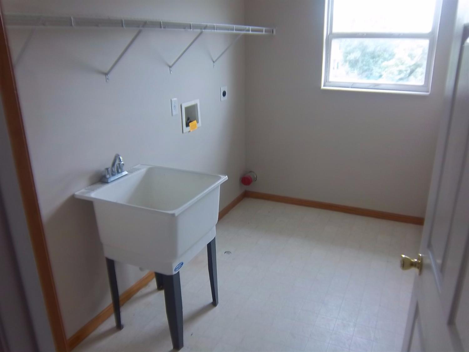 For Sale: 5710 Sebastian Ln Hamilton, OH 45011