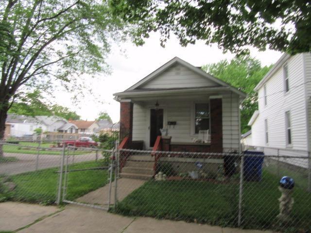 1674 Ray Combs Ave