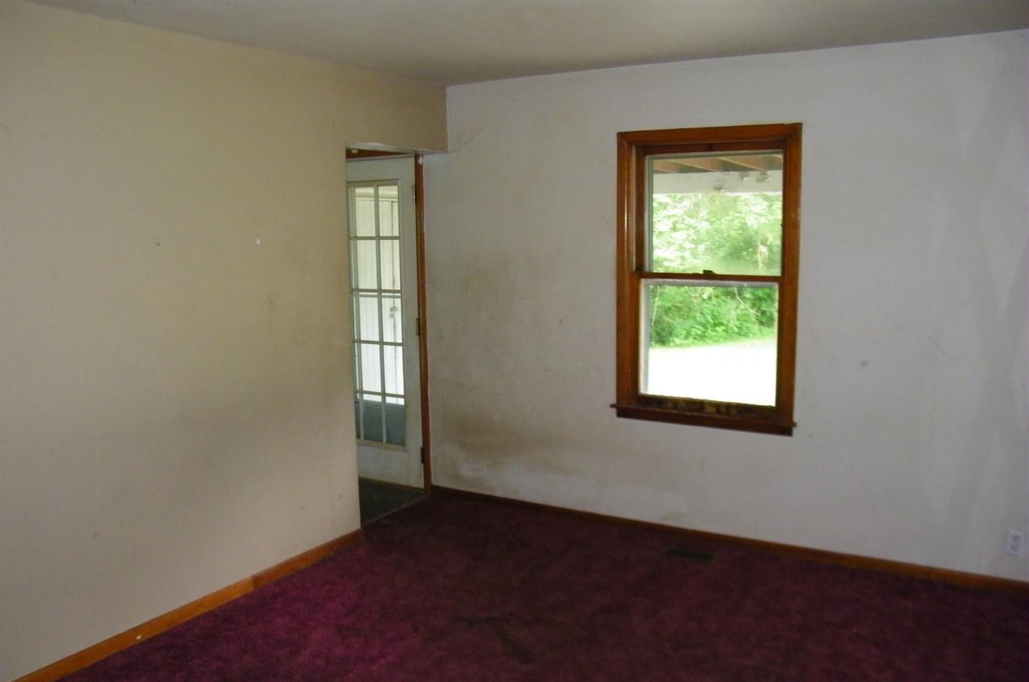 For Sale: 811 Springvale Dr Hamilton, OH 45013