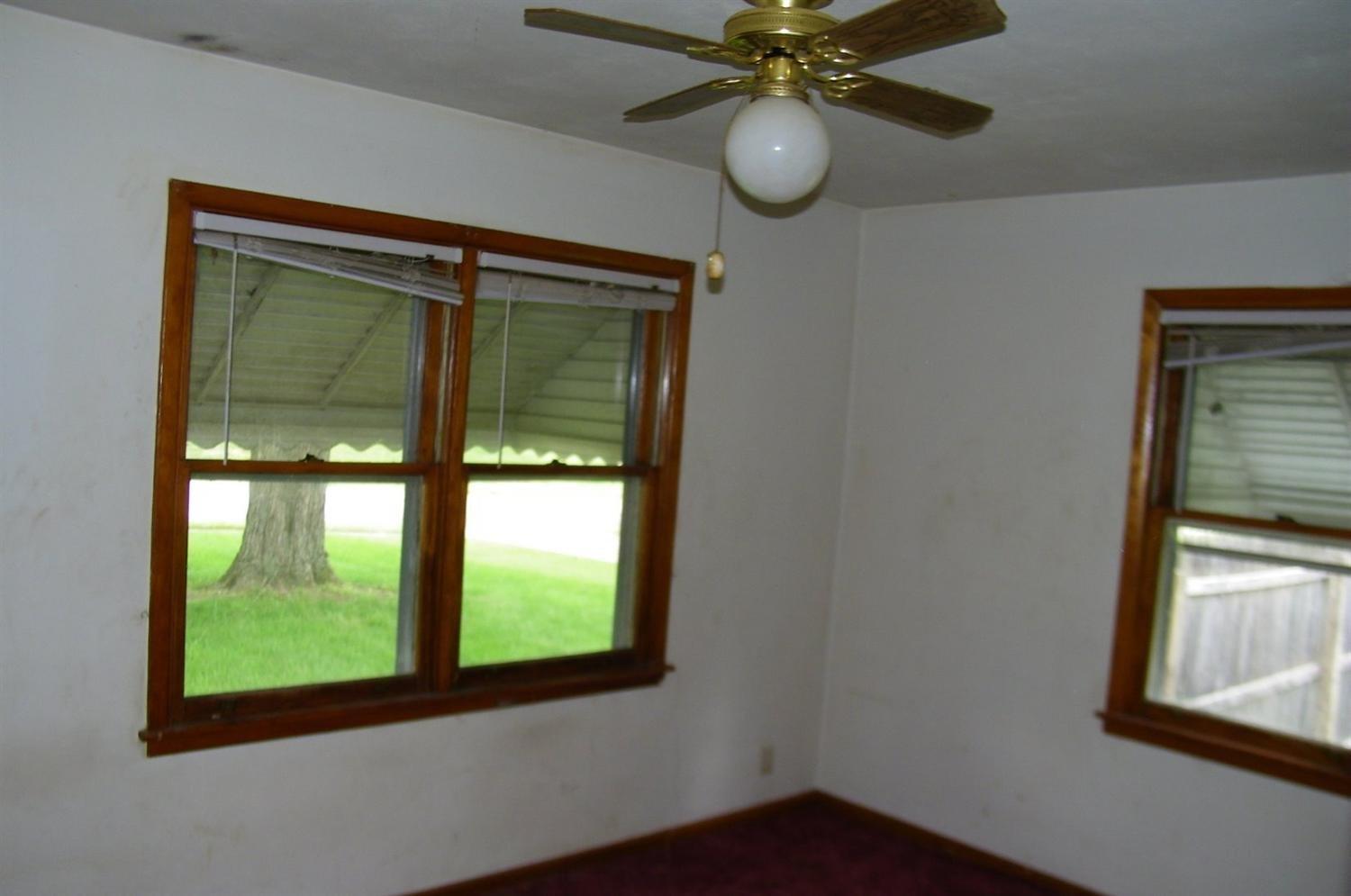 For Sale: 811 Springvale Dr Hamilton, OH 45013