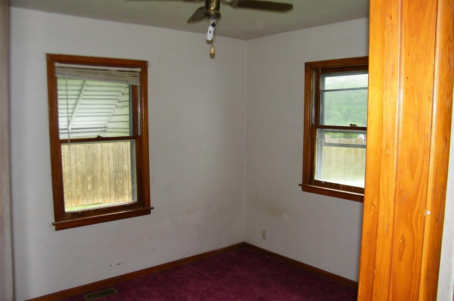 For Sale: 811 Springvale Dr Hamilton, OH 45013