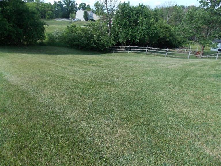 For Sale: 224 Heathrow Ct Hamilton, OH 45013