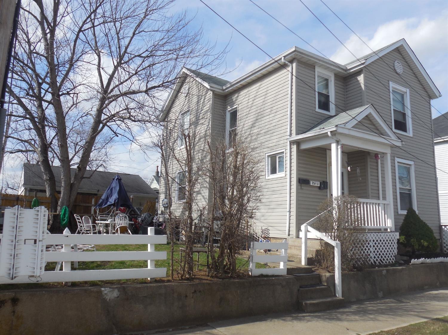 1306 Carver Pl