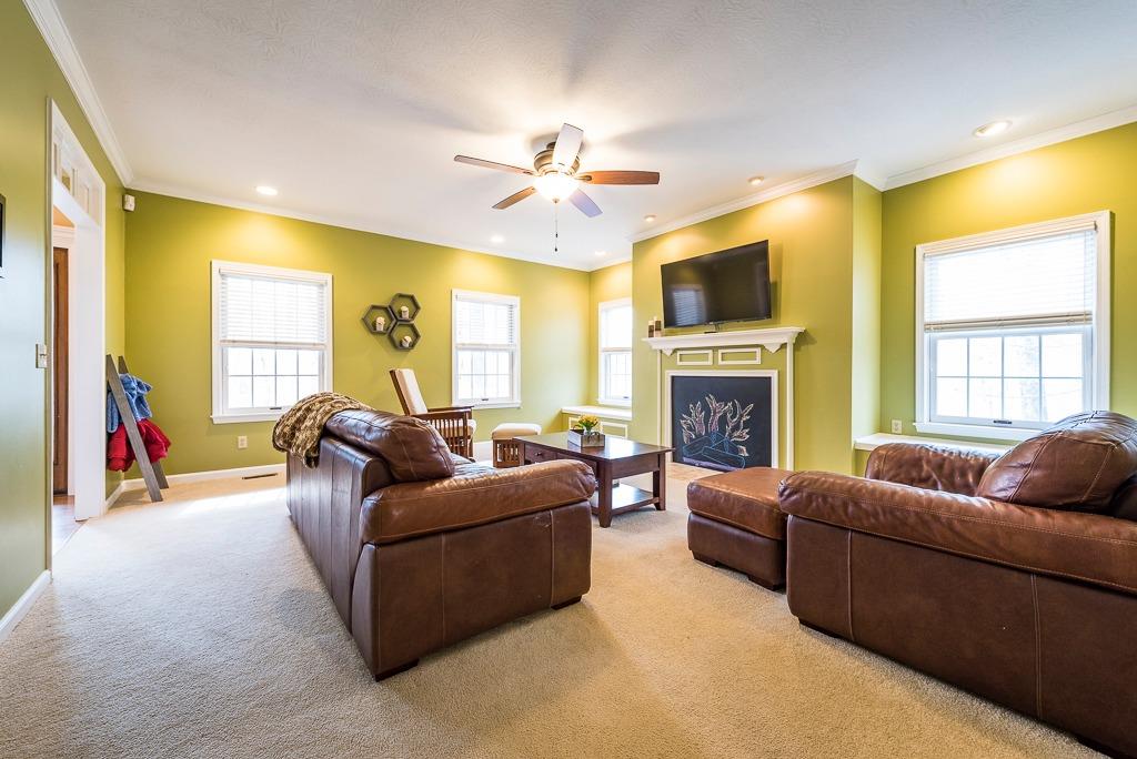 9428 Morris Dr