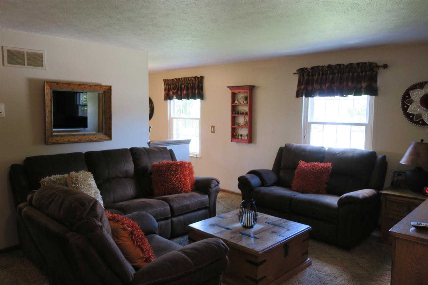 For Sale: 203 Country View Dr Harrison, OH 45030