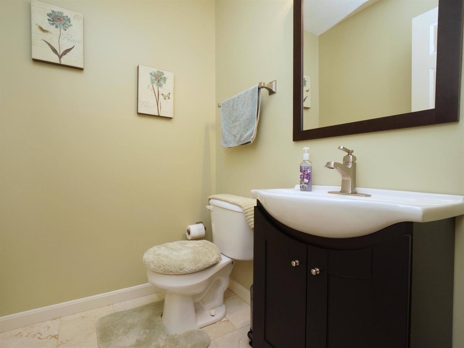 For Sale: 266 Red Cedar Ct Maineville, OH 45039