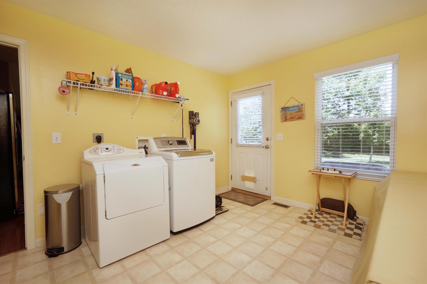 For Sale: 266 Red Cedar Ct Maineville, OH 45039