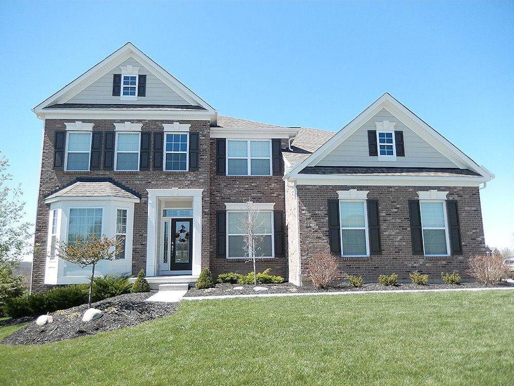 For Sale: 4989 Crooked River Ct Maineville, OH 45039