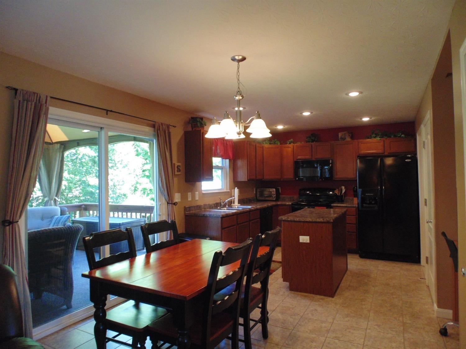 For Sale: 5975 Turning Leaf Way Maineville, OH 45039