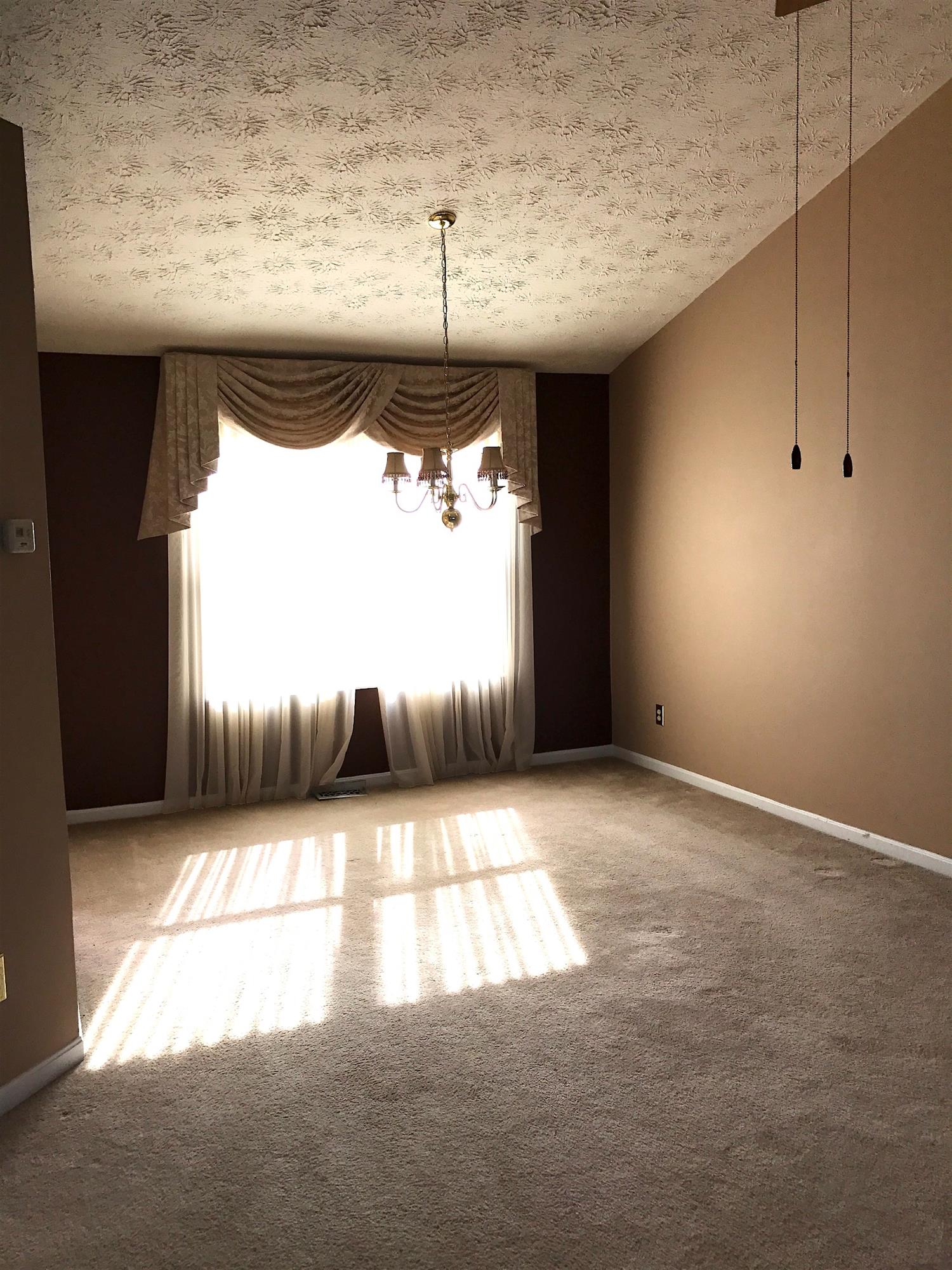 7482 Holyoke Cir