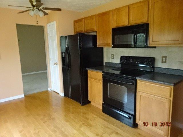 7482 Holyoke Cir