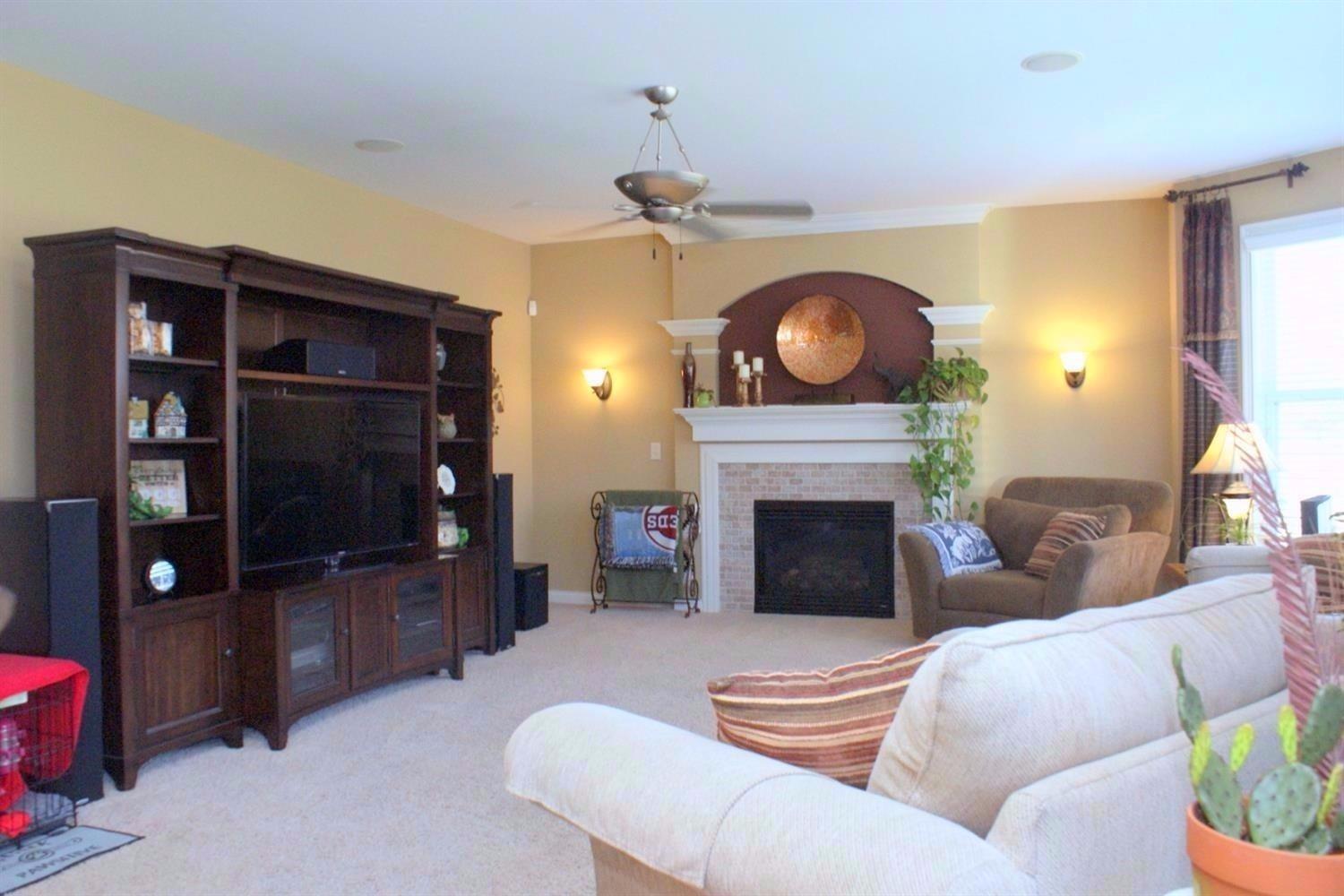 7275 Airy View Dr