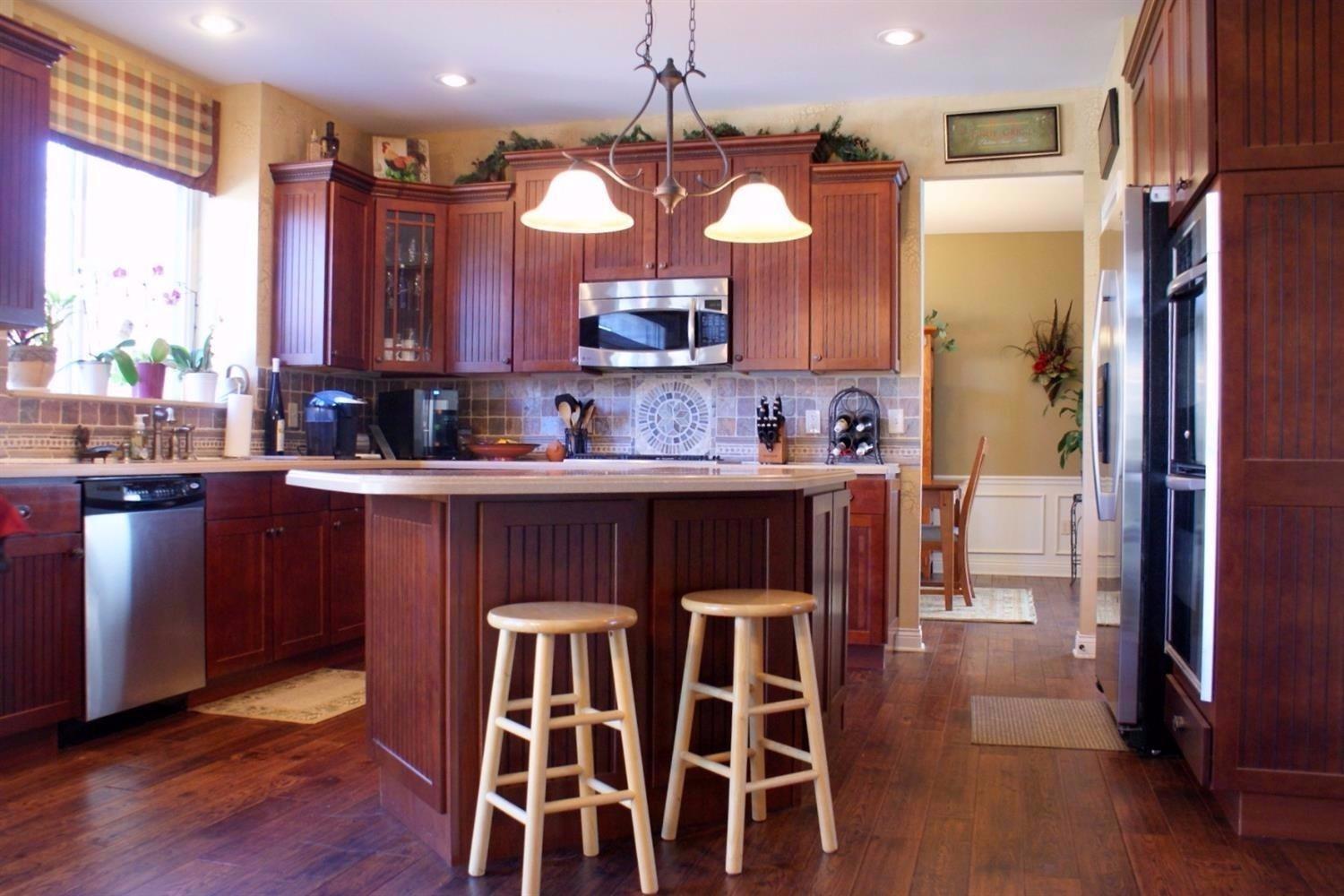 7275 Airy View Dr