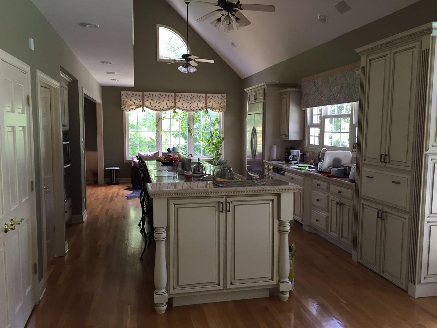 For Sale: 5512 Charleston Woods Dr Middletown, OH 45044