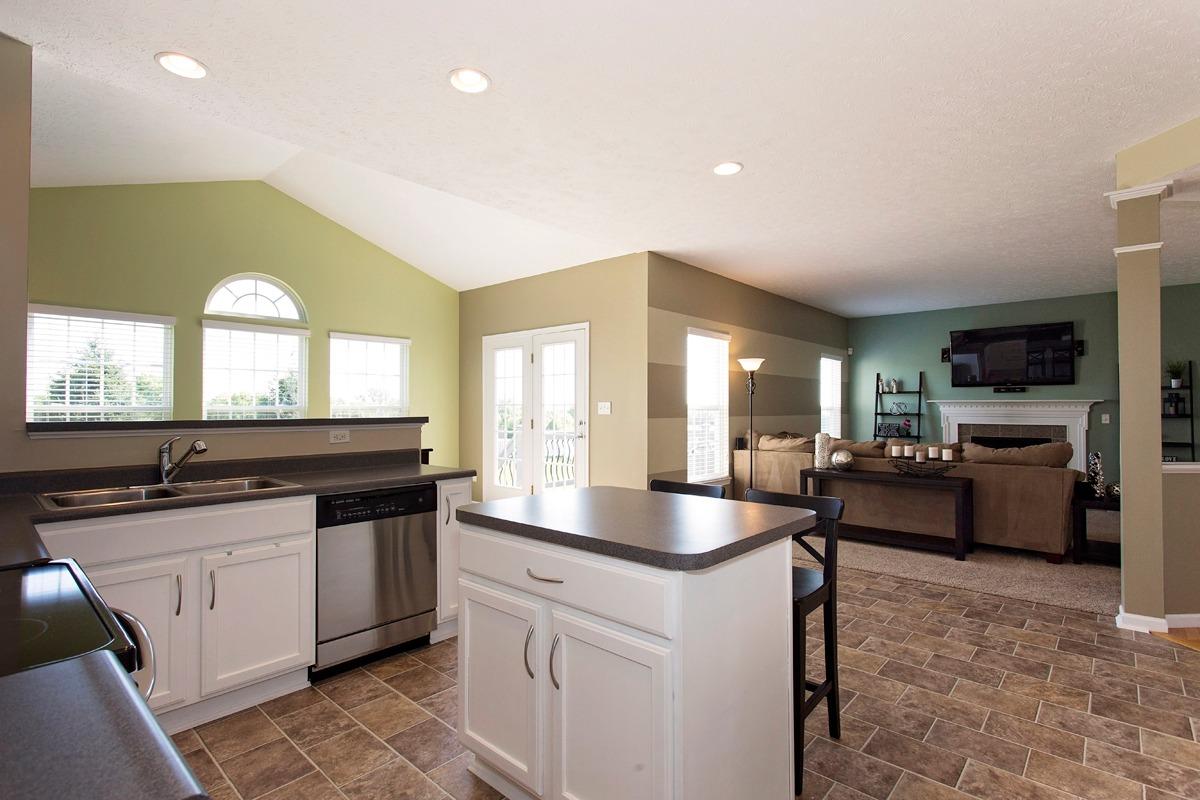 For Sale: 32 Village Ct Monroe, OH 45050