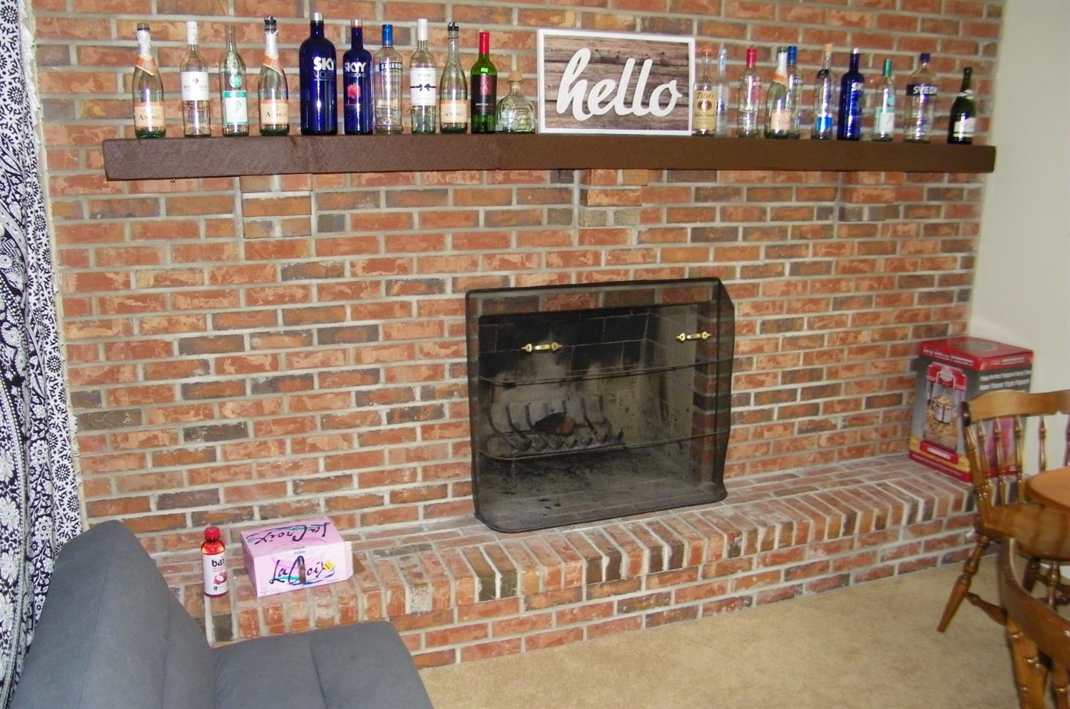 110 Country Club Dr