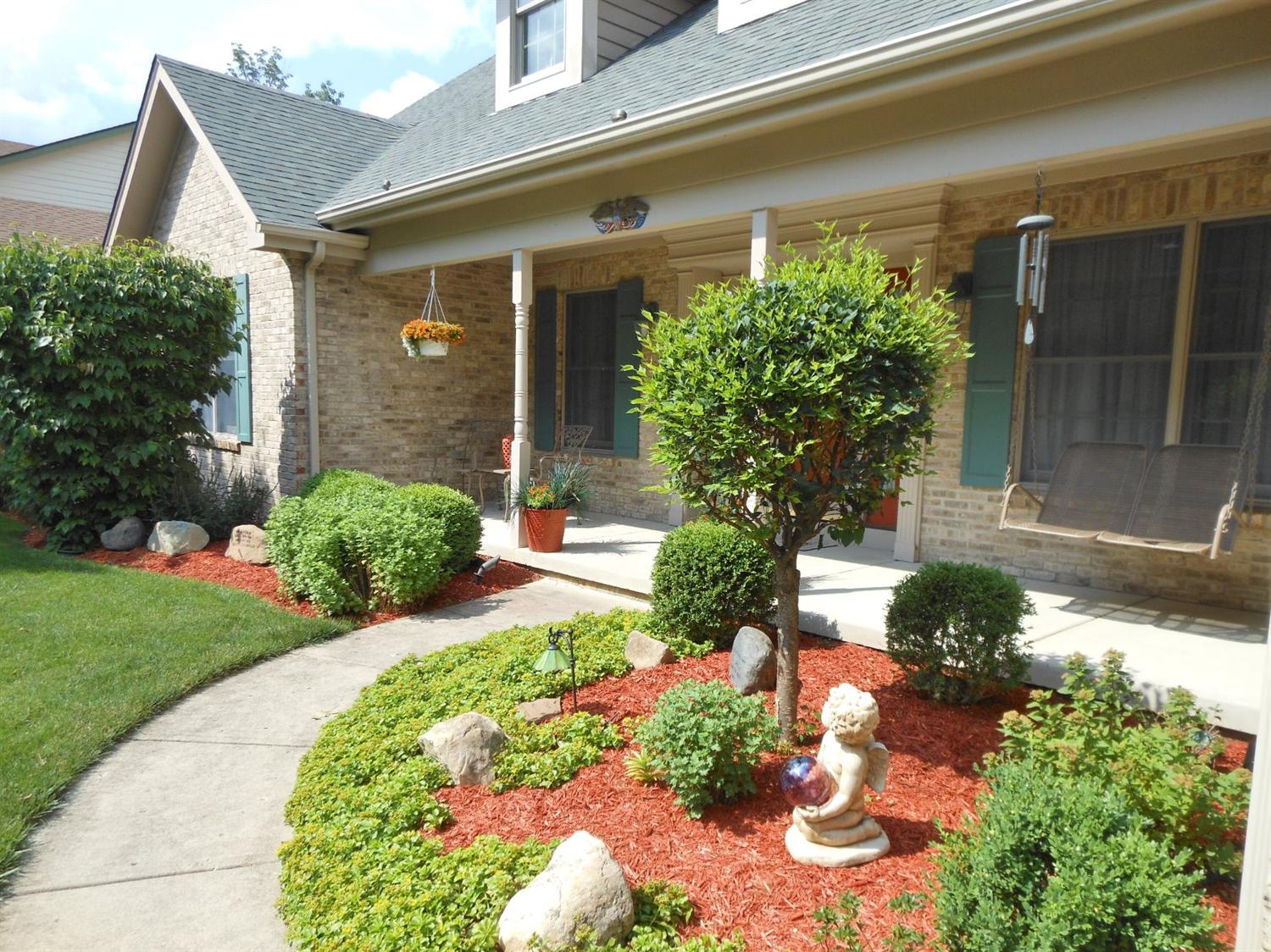 For Sale: 8626 Ridge Creek Ct Springboro, OH 45066